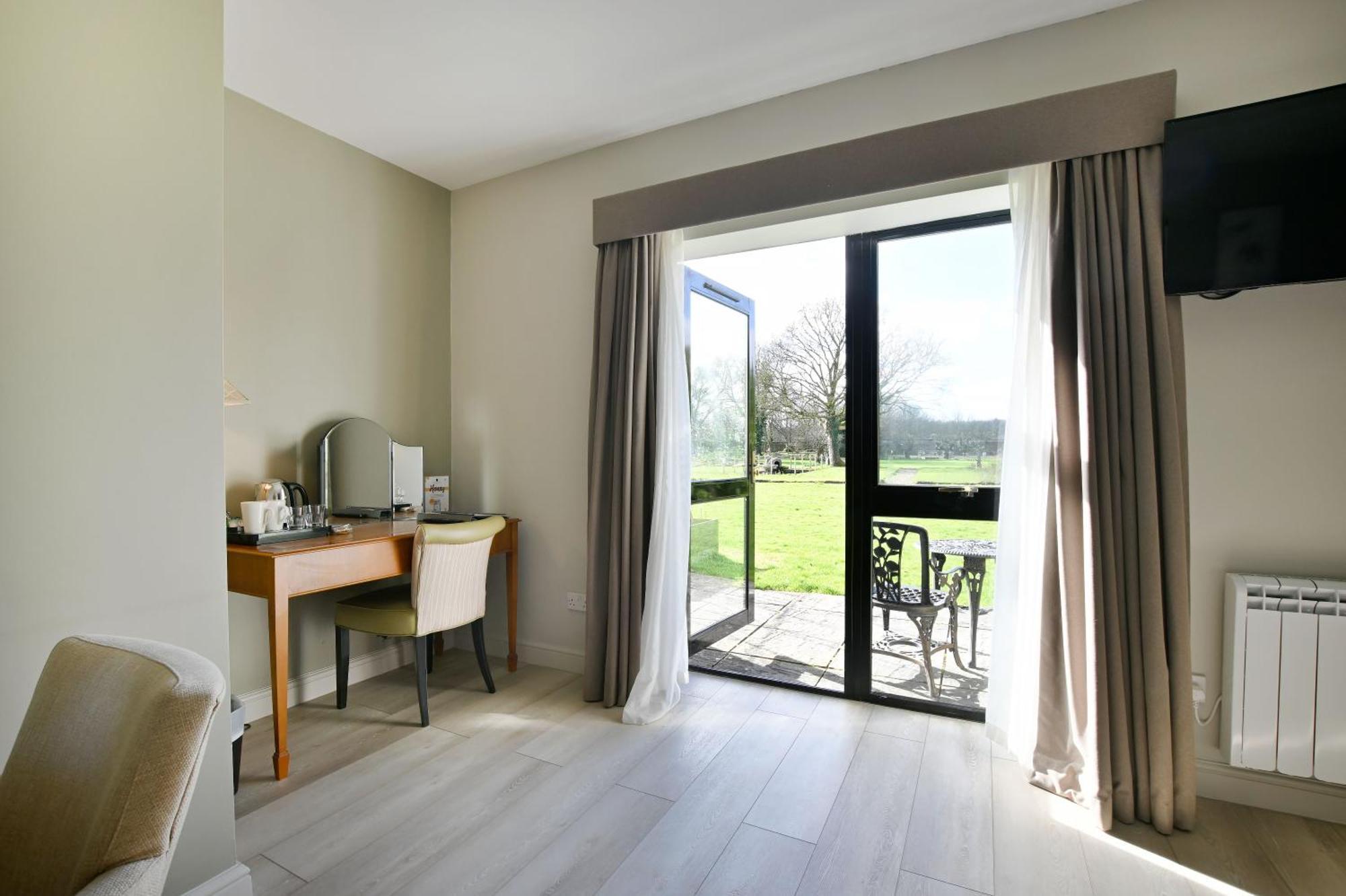 Stanton Manor Hotel Chippenham  Exterior foto